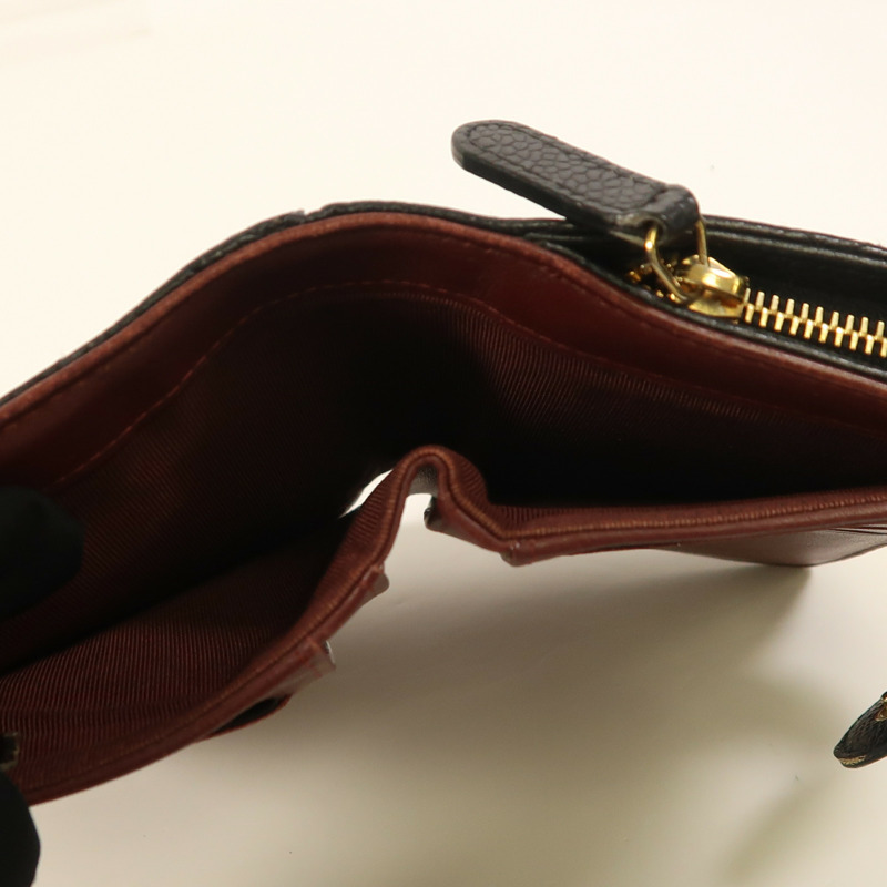 CHANEL 牛皮皮革Wallet金扣錢包-5