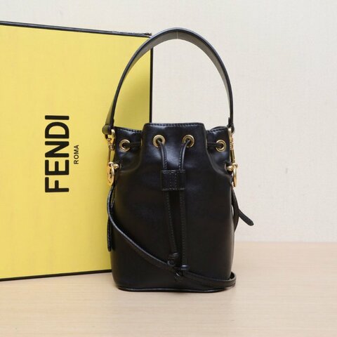 FENDI MONTRESOR迷你水桶包黑色牛皮金扣肩背包