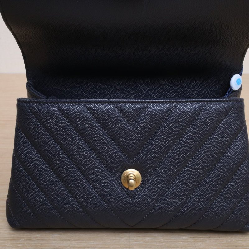 CHANEL CocoHandle小號24灰色荔枝牛皮27開金扣肩背包-3