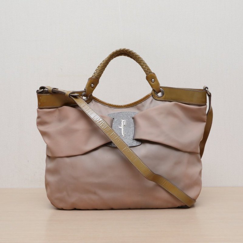 Salvatore Ferragamo 卡其色尼龍中古蝴蝶結手提包肩背包-1