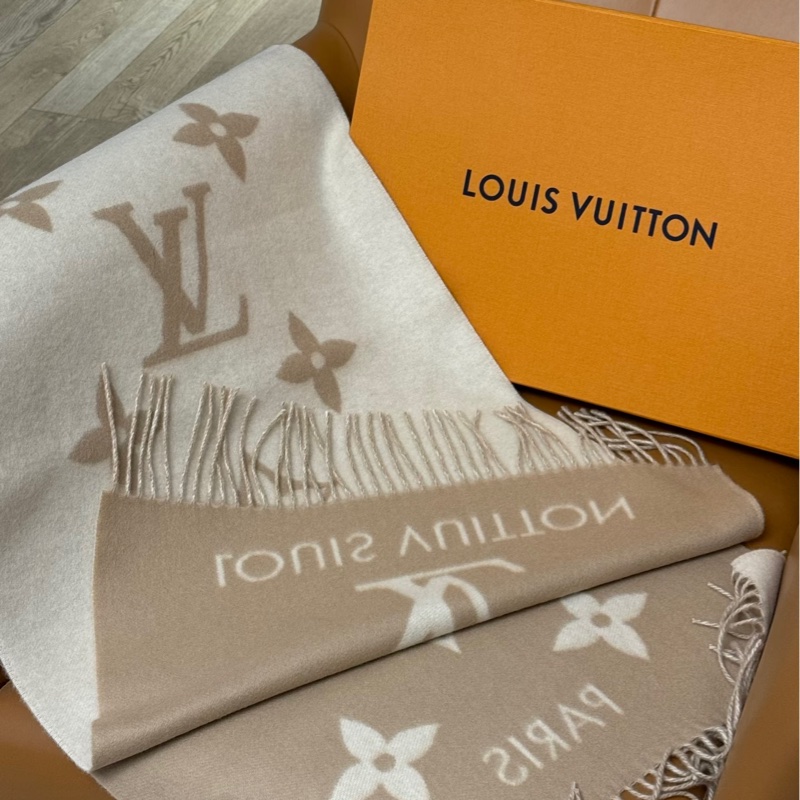 LV 奶茶色圍巾-0