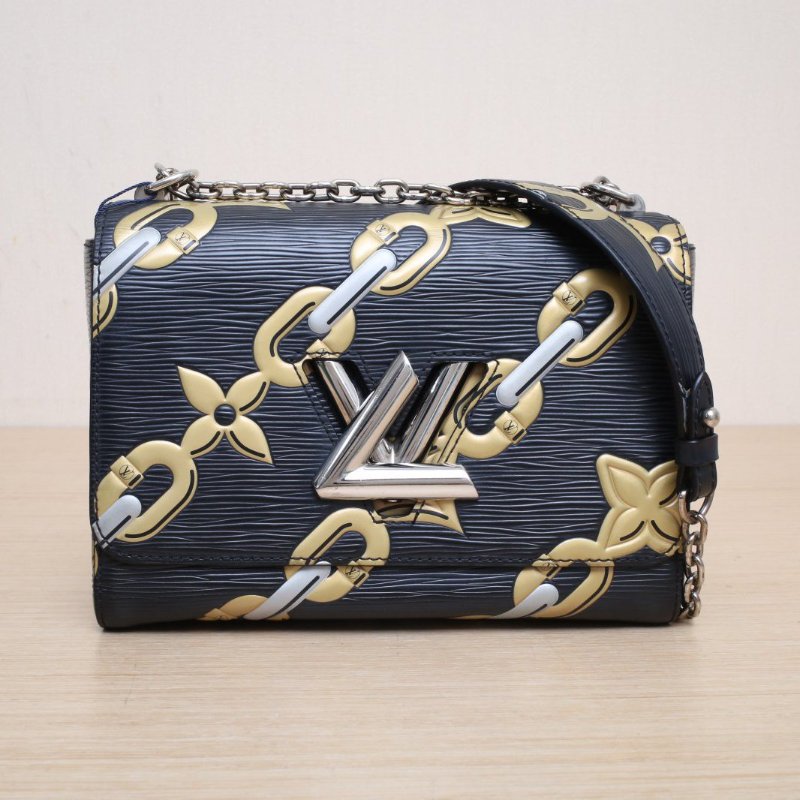 LOUIS VUITTON TWIST中號23黑色EPI水波紋牛皮銀扣2015限量款鏈條圖案肩背包-1