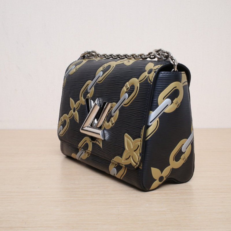 LOUIS VUITTON TWIST中號23黑色EPI水波紋牛皮銀扣2015限量款鏈條圖案肩背包-4