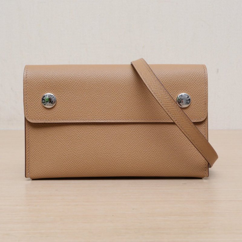 HERMES 4B新餅乾色Epsom皮W刻銀扣SNAPWALLETSnapwallet斜挎包肩背包-1