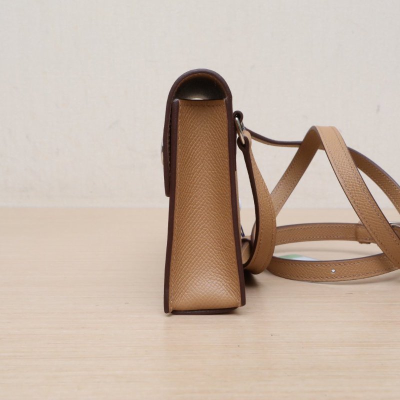 HERMES 4B新餅乾色Epsom皮W刻銀扣SNAPWALLETSnapwallet斜挎包肩背包-3