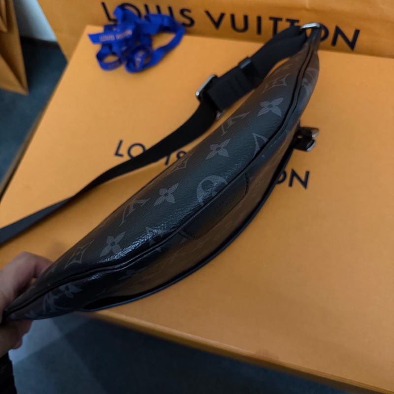 Lv 新款黑花腰包(M46035 ) 芯片款-6