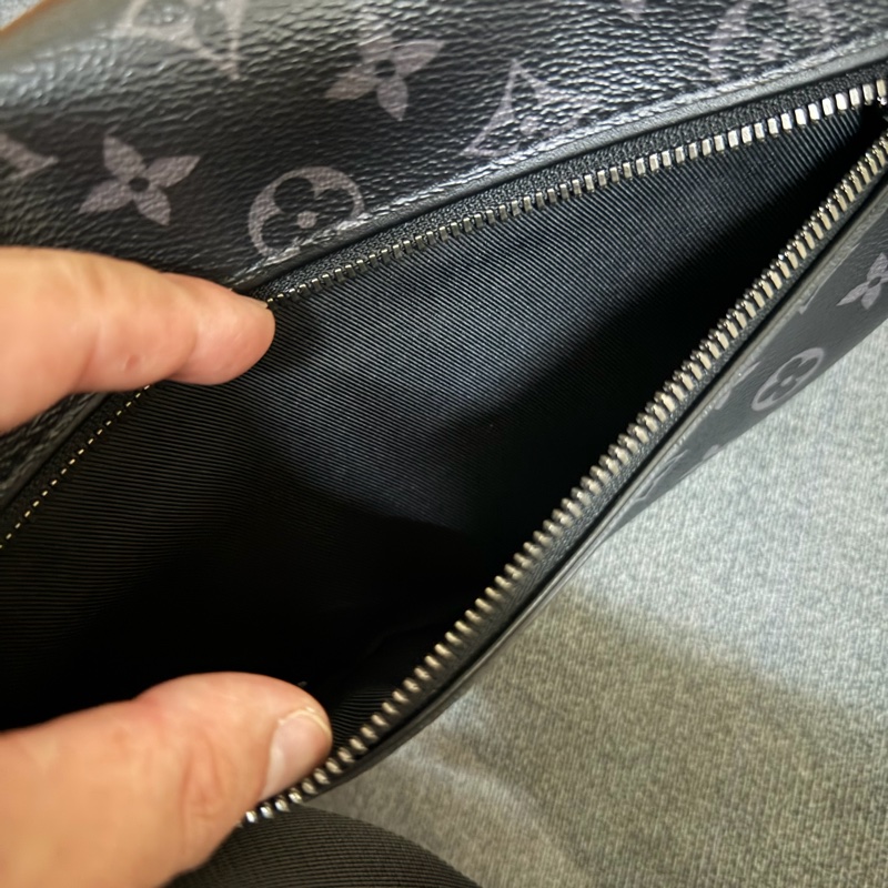 Lv 新款黑花腰包(M46035 ) 芯片款-11