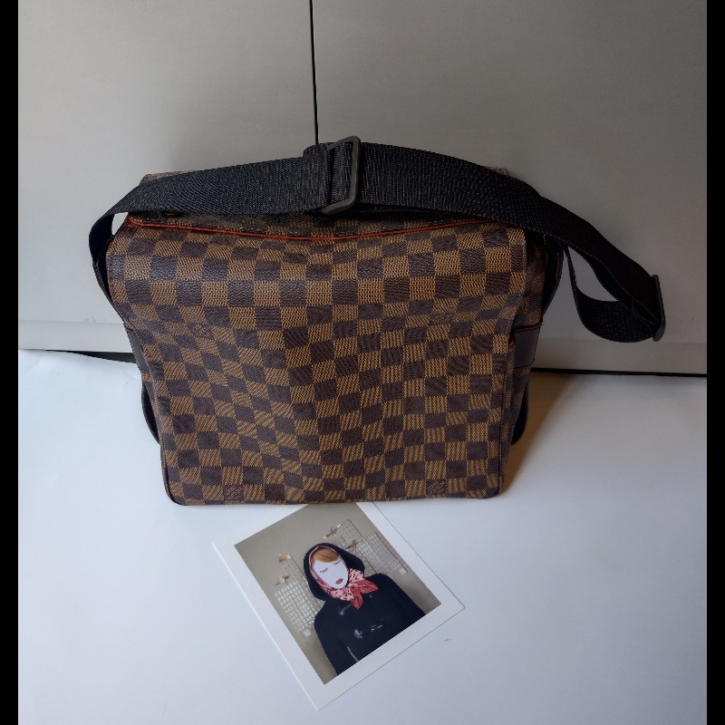 LV 咖格上開書包-0