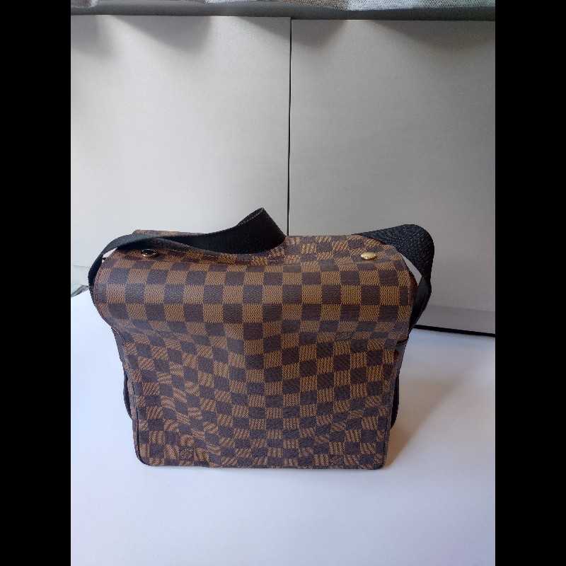 LV 咖格上開書包-1