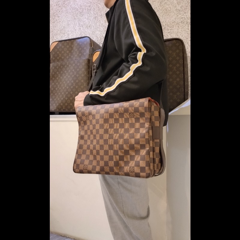 LV 咖格上開書包-2