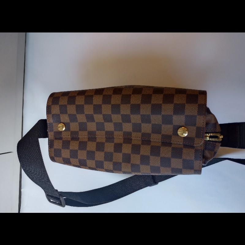 LV 咖格上開書包-5