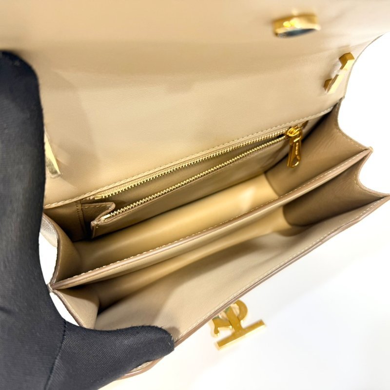 BURBERRY奶茶色粒面牛皮TB金釦雙層風琴包8020641-7