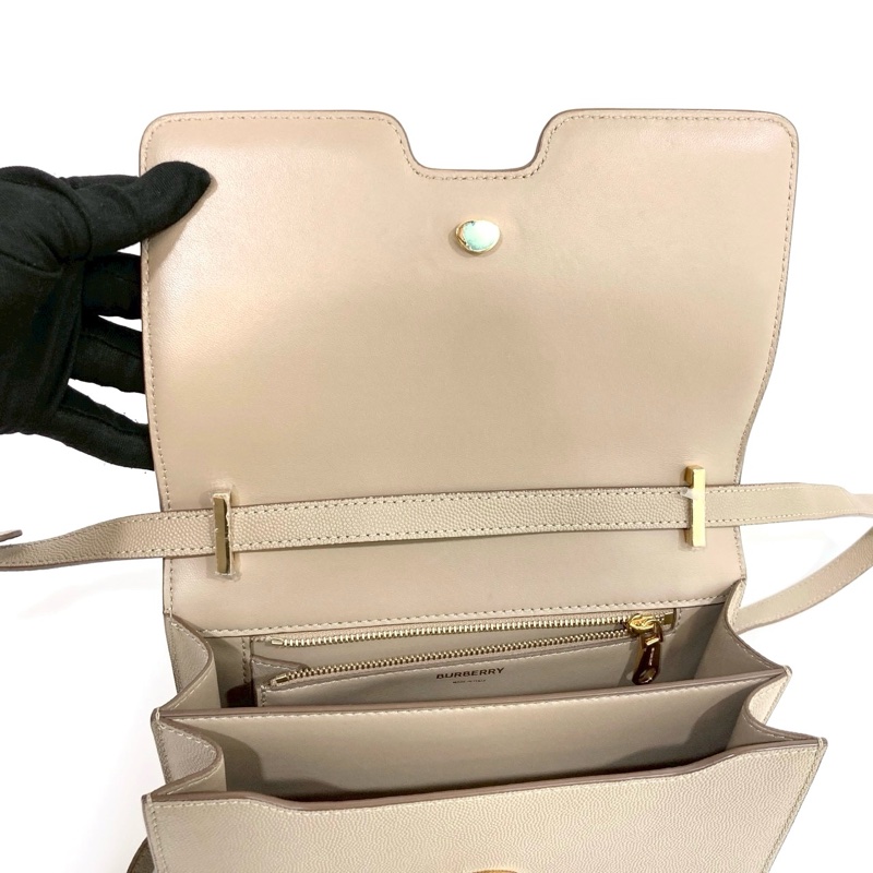 BURBERRY奶茶色粒面牛皮TB金釦雙層風琴包8020641-13