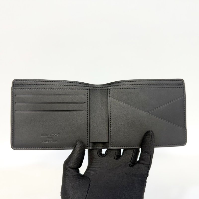 LV黑牛皮壓紋shadow對開短夾M62901-7