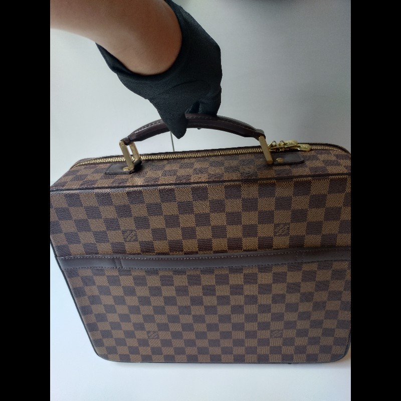 LV 咖格公事方提包-2