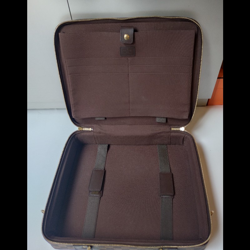 LV 咖格公事方提包-17