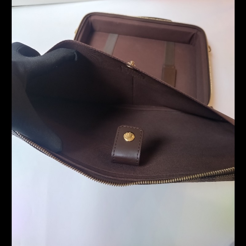 LV 咖格公事方提包-18