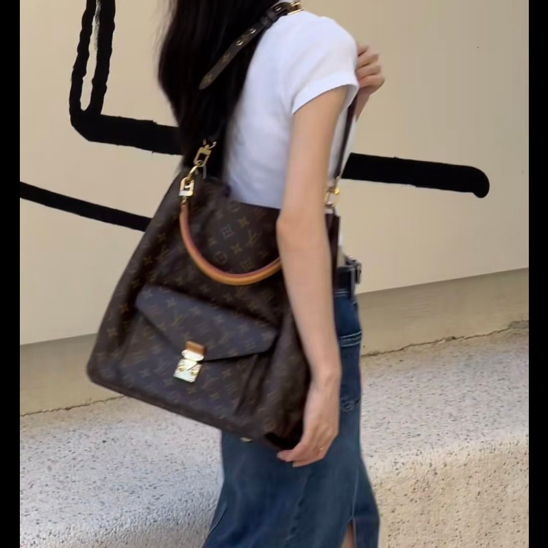 LV metis 泫雅同款hobo傳統老花大肩側包-18