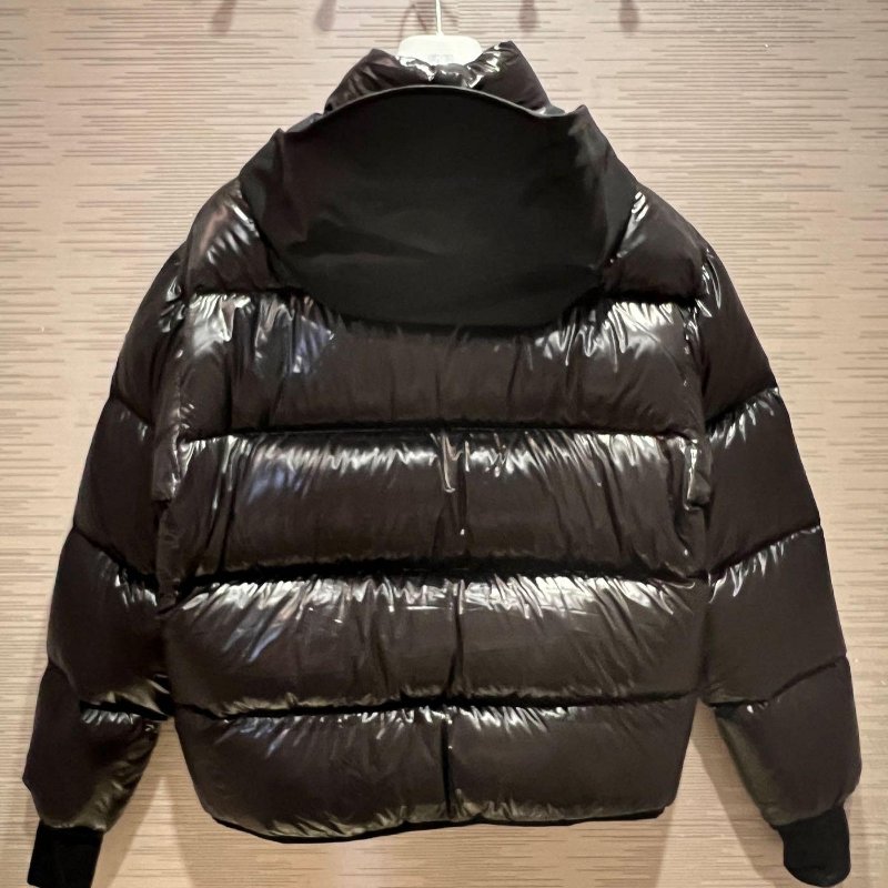 💎Han's house精品服飾💎moncler Marcassin 滑雪系列 高機能 防水 羽絨 連帽 外套 可手水洗 現貨 M ~ L 原價61000-1