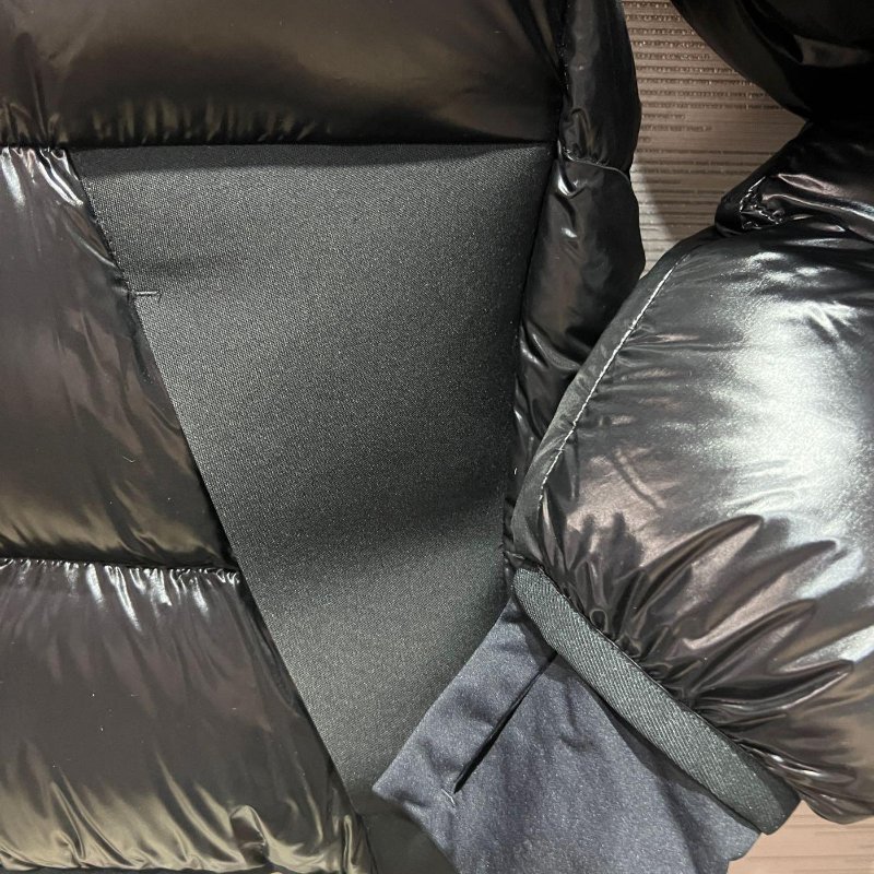 💎Han's house精品服飾💎moncler Marcassin 滑雪系列 高機能 防水 羽絨 連帽 外套 可手水洗 現貨 M ~ L 原價61000-6