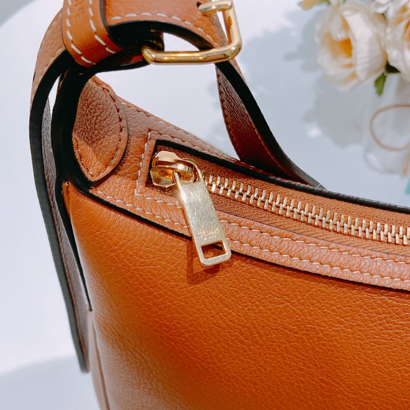TW4581 Celine 塞琳 兩肩帶包包 Small Heloise Bag Tan x GHW-11
