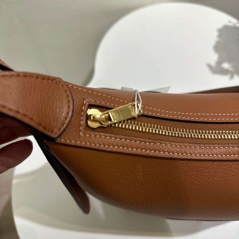 TW4581 Celine 塞琳 兩肩帶包包 Small Heloise Bag Tan x GHW-21