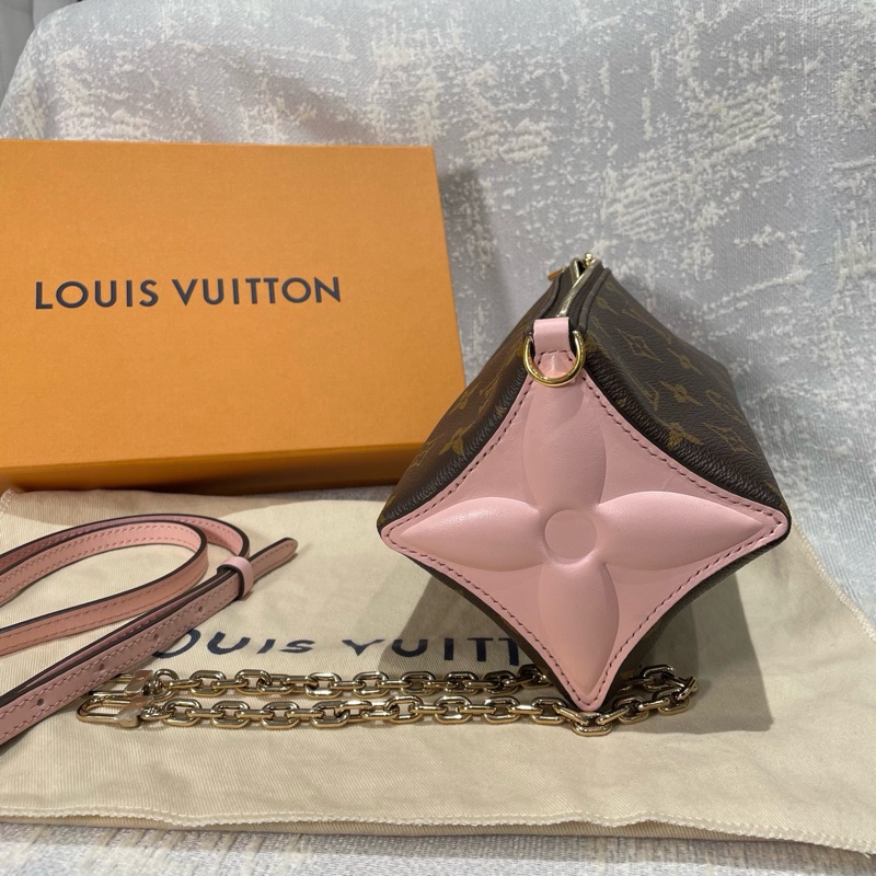 Louis Vuitton Bloom Pouch-0