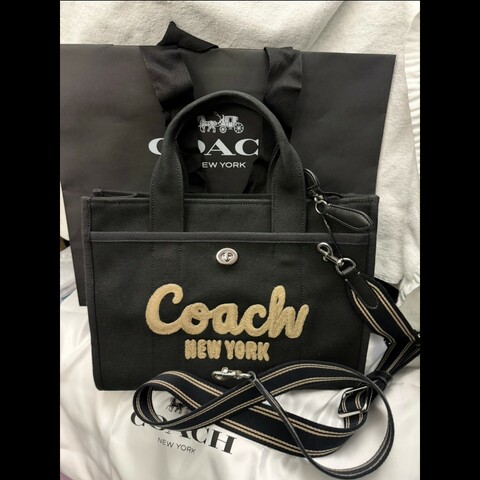 Coach
黑色帆布手提、側背包