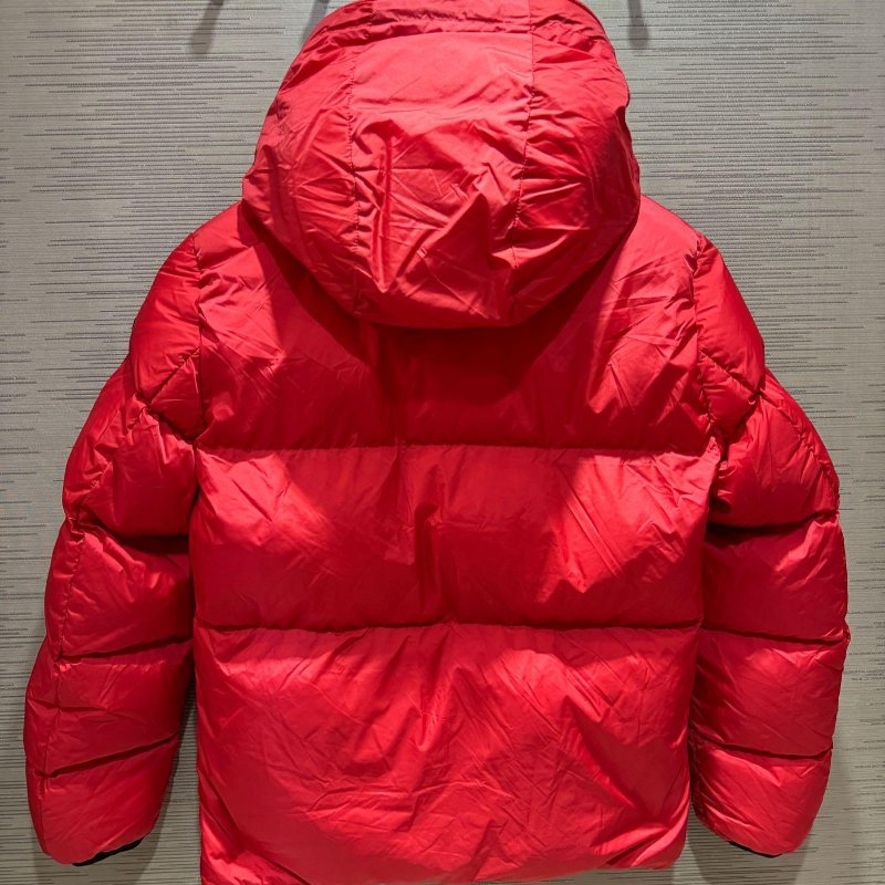💎Han's house精品服飾💎MONCLER Montcla 立體刺繡字 防水 羽絨 連帽 外套 紅  原價72000-5