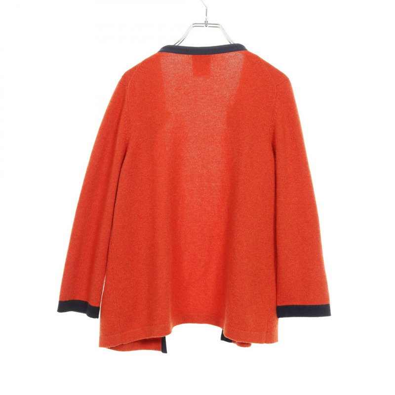 香奈兒 COCO 標誌紐扣開襟衫,羊絨材質,橘色/海軍藍,二手女款,尺寸 42 CC-1
