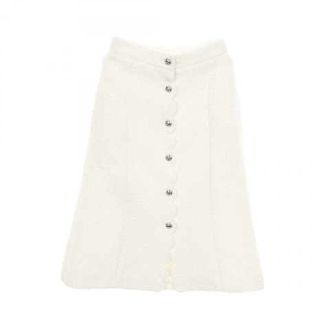 香奈兒 COCO 標誌紐扣半身裙，羊毛、聚酯纖維、腈綸混紡，白色，二手，女款，34碼