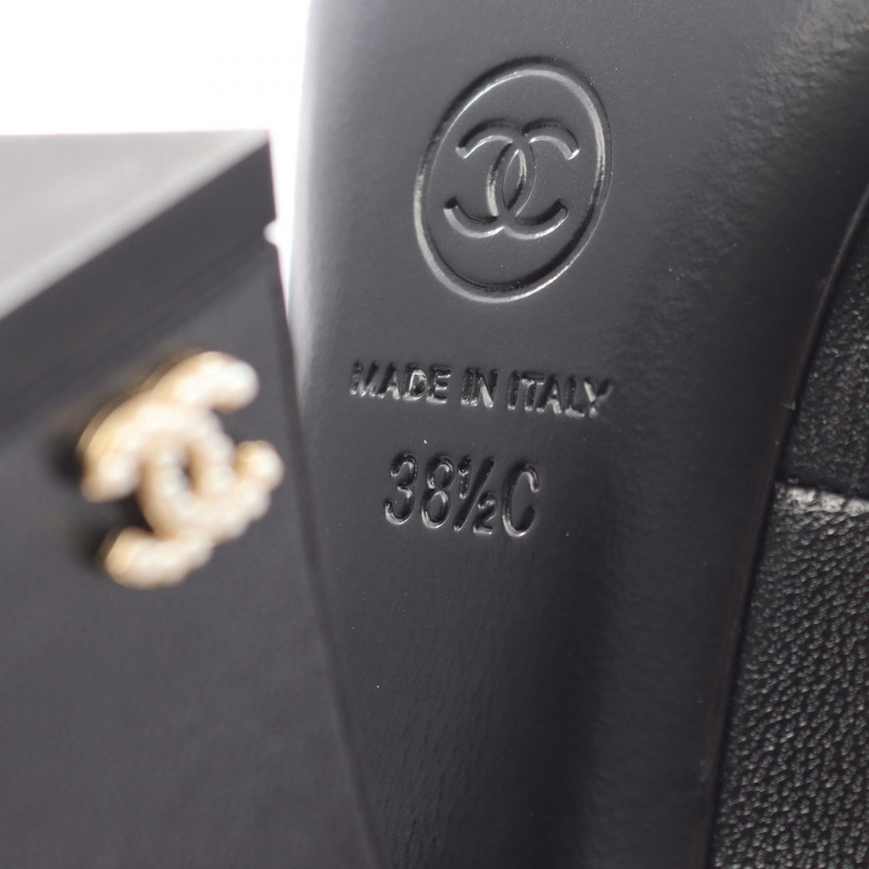 香奈兒 COCO 馬克系列高跟鞋,珍珠黑白色皮革,二手女款 #38.5C CC-5