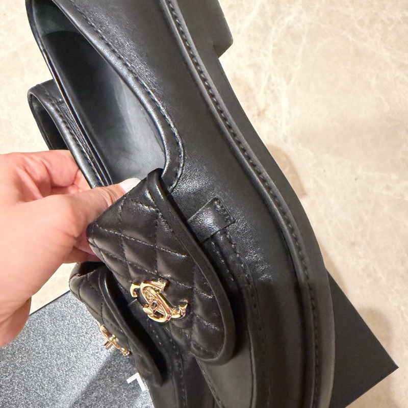 Chanel 黑金書包扣樂福鞋 eu38-7