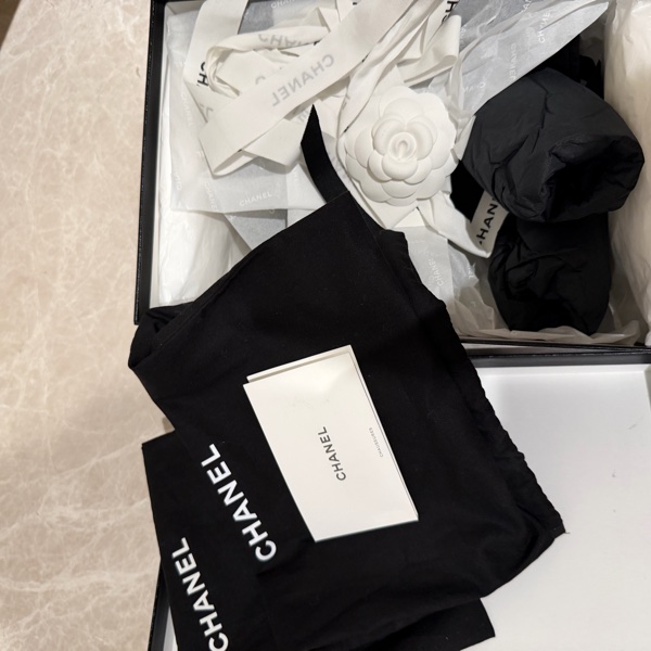 Chanel 黑金書包扣樂福鞋 eu38-9