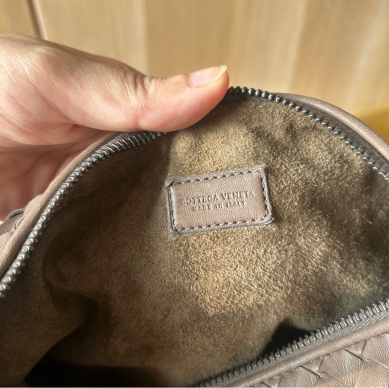 BV 大象灰飯盒包-3