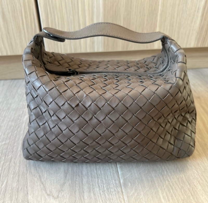 BV 大象灰飯盒包-7