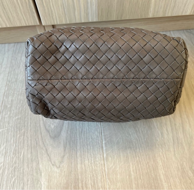 BV 大象灰飯盒包-9