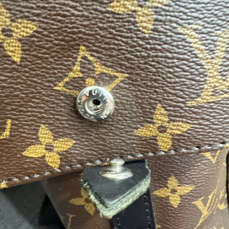 Louis Vuitton Christopher MM 後背包-37