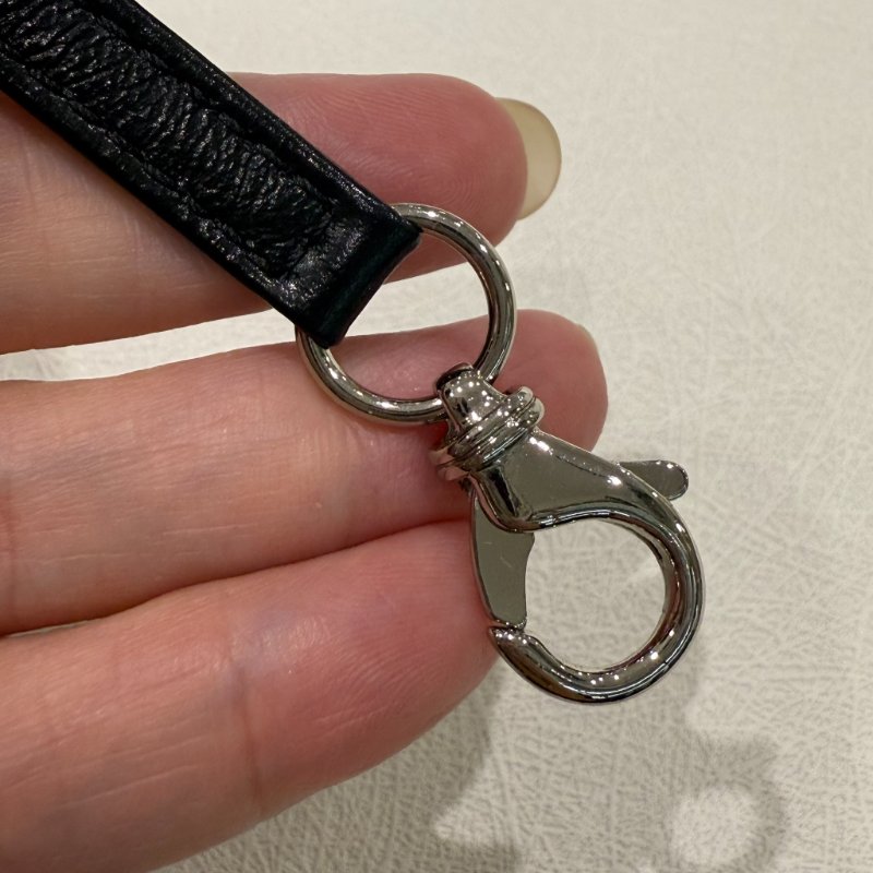 CHANEL - 黑色金釦菱格揉製牛皮流浪包/小號-17