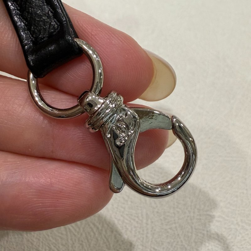 CHANEL - 黑色金釦菱格揉製牛皮流浪包/小號-18