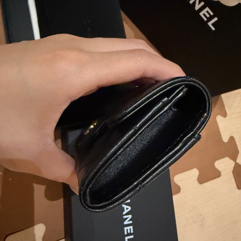 CHANEL - 經典口蓋卡片夾 小羊皮與金色金屬黑 全新-3