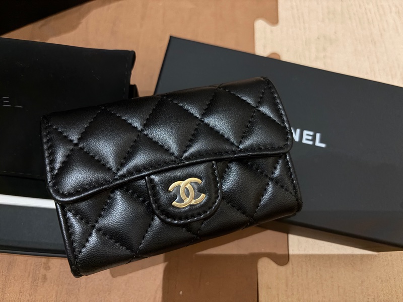 CHANEL - 經典口蓋卡片夾 小羊皮與金色金屬黑 全新-3