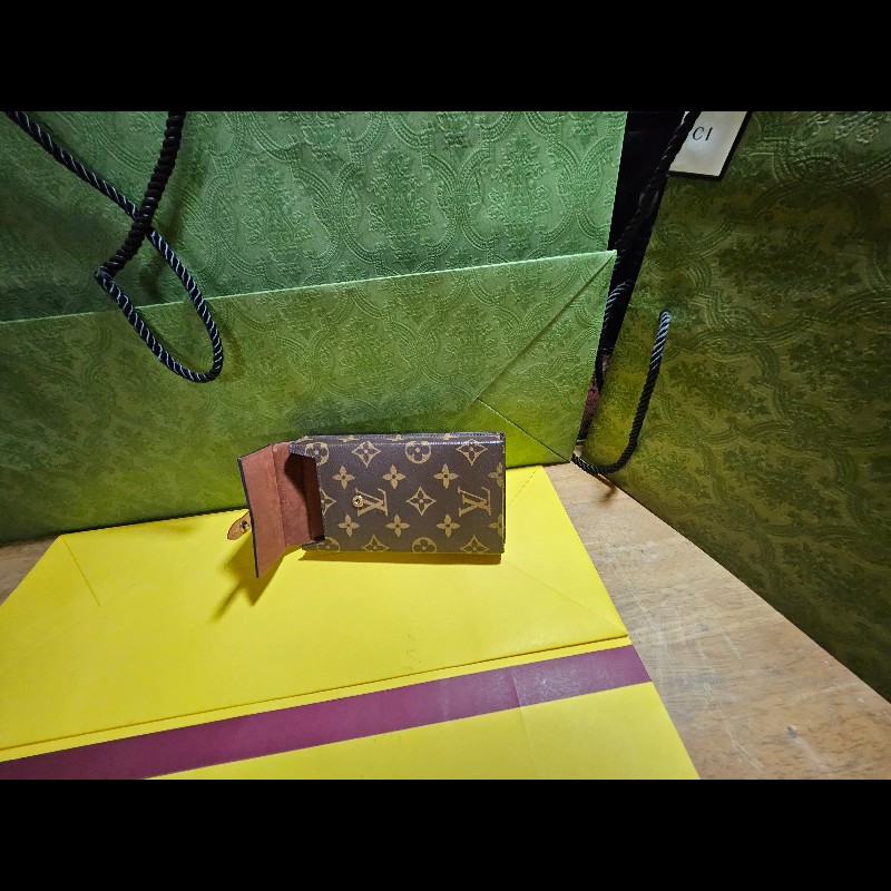 LV手机袋-3