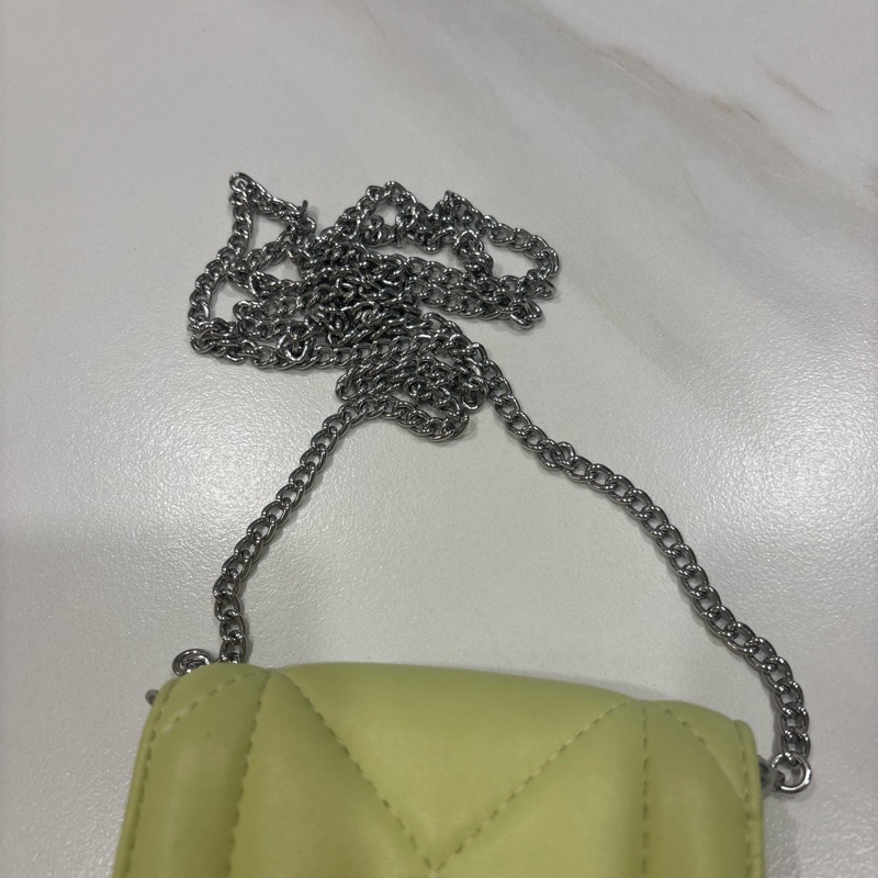 【COACH】萊姆綠絎縫菱格紋全皮鍊帶頸掛斜背方型卡夾零錢包/斜背包/小廢包-10