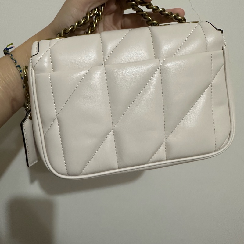 Coach pillow madison 近全新帶絎縫枕頭包-2