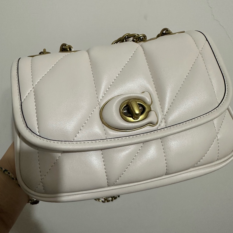 Coach pillow madison 近全新帶絎縫枕頭包-5