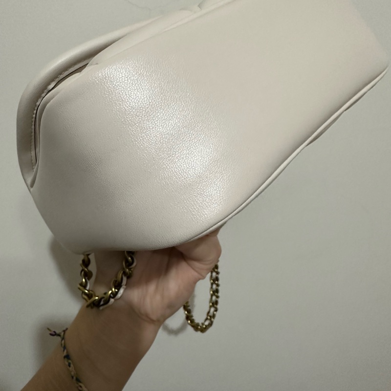 Coach pillow madison 近全新帶絎縫枕頭包-7