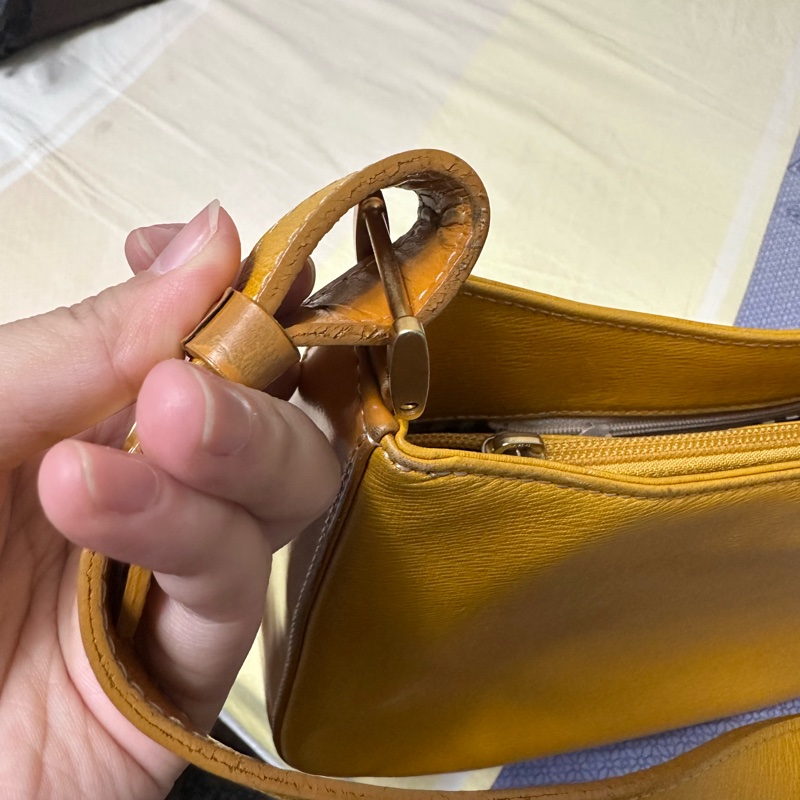 Burberry 防刮皮肩背包-18