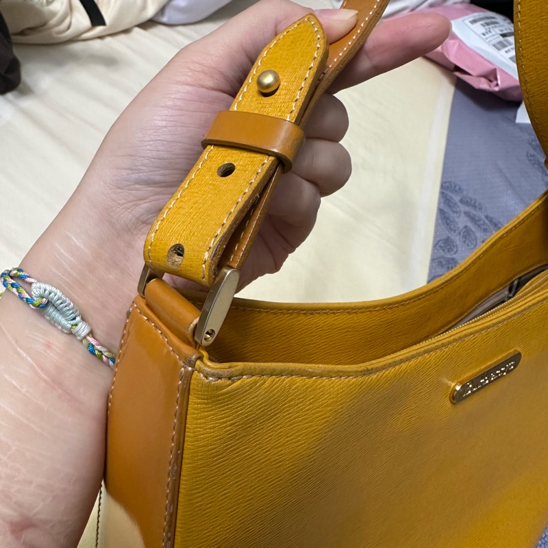 Burberry 防刮皮肩背包-20