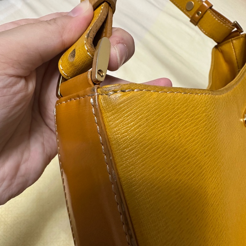 Burberry 防刮皮肩背包-23